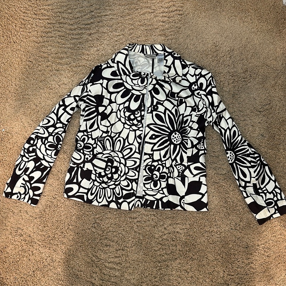 CHICO’S brown and cream button up blazer. Size 0-4